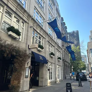 https://le-saint-sulpice-hotel-montreal.hotels-in-montreal.org